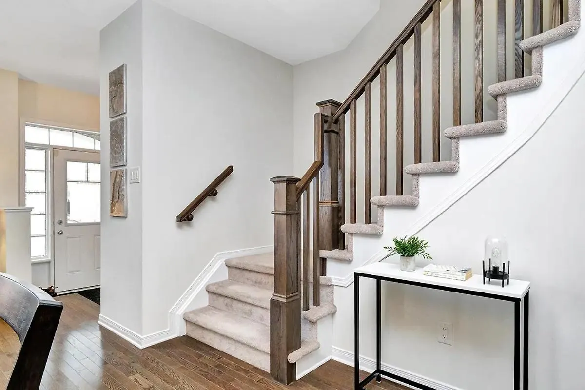 Modern Townhome Near Ottawa Attractions 0*,  Canada