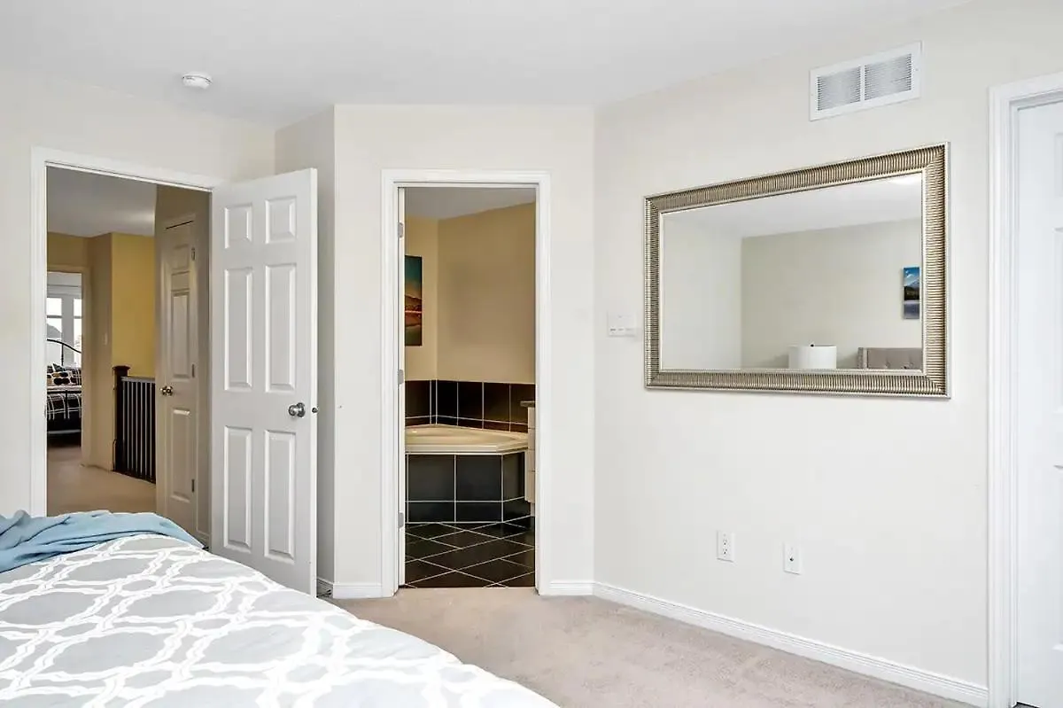 Feriehus Modern Townhome Near Ottawa Attractions Canada