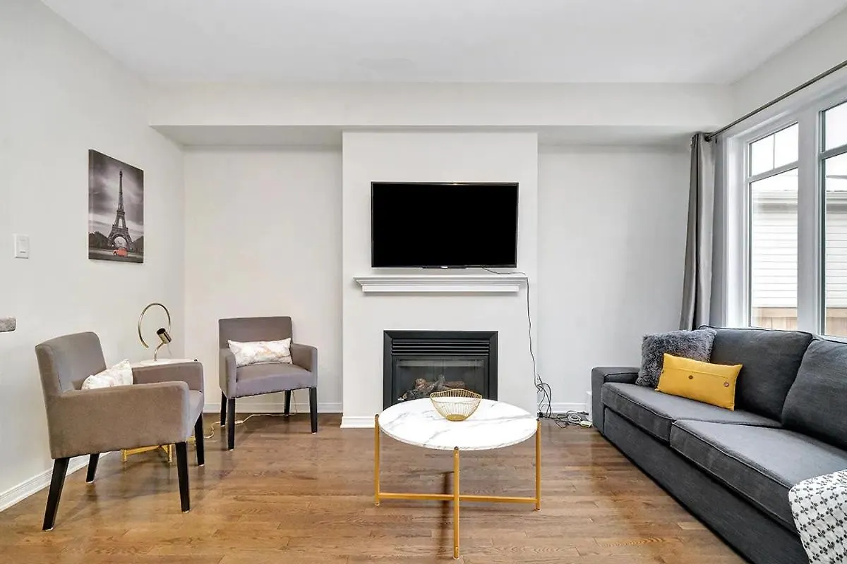 Modern Townhome Near Ottawa Attractions 0*,  Canada