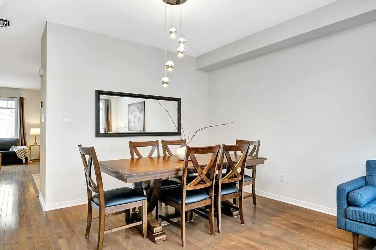 Modern Townhome Near Ottawa Attractions